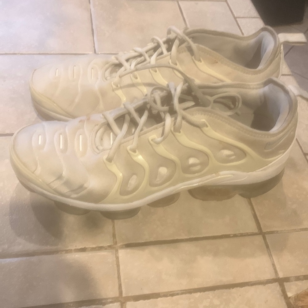 Air vapor max plus a little dirty